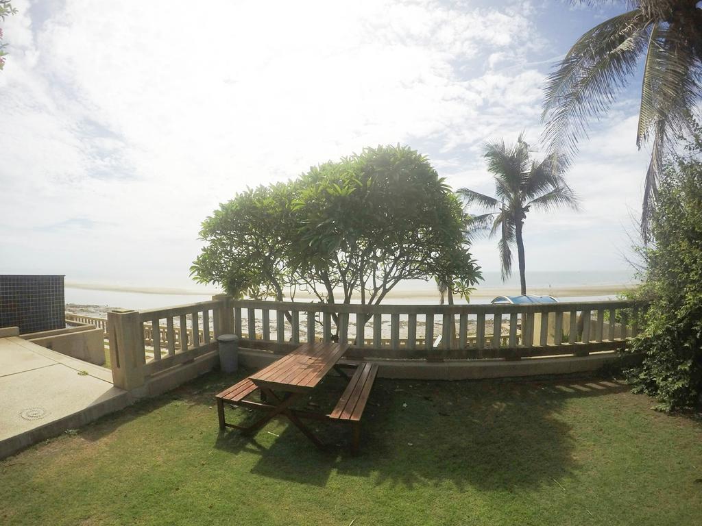 The Trust Pool & Garden Hua Hin Apartment Bagian luar foto